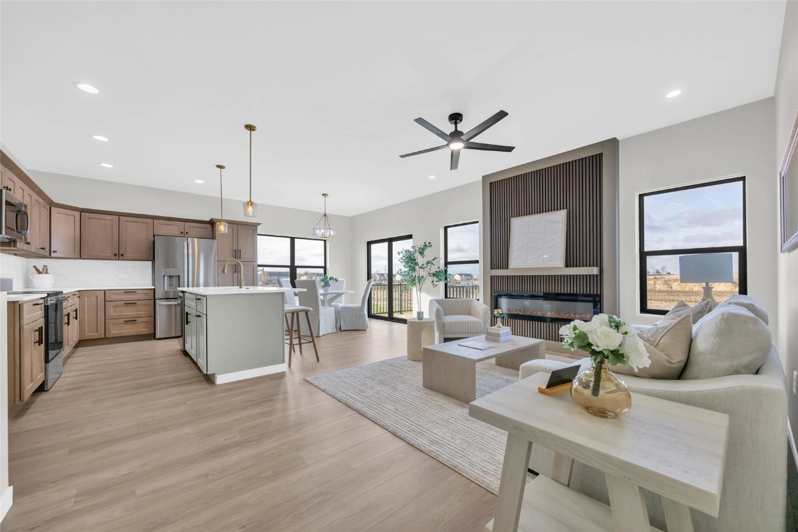 827 Indigo Drive Palo IA 52324