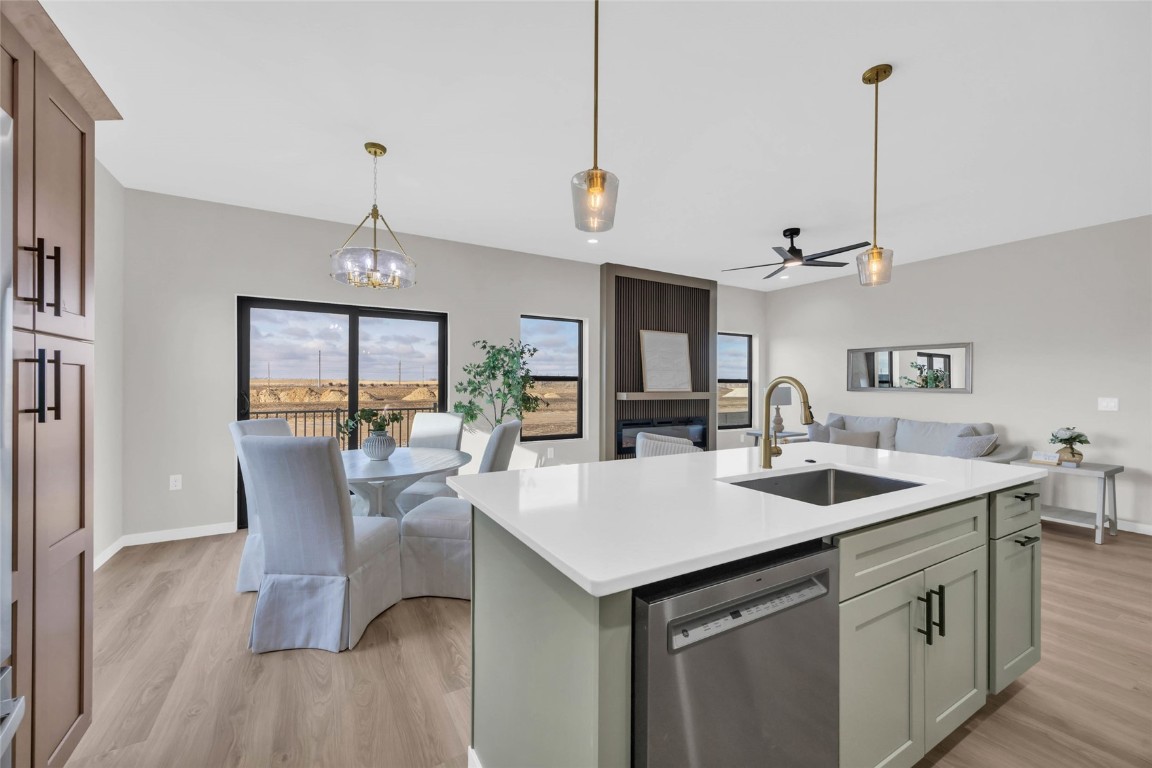 827 Indigo Drive Palo IA 52324