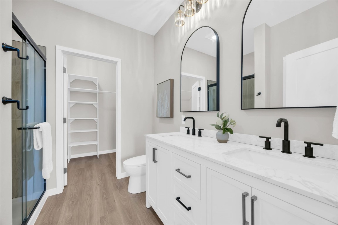 827 Indigo Drive Palo IA 52324