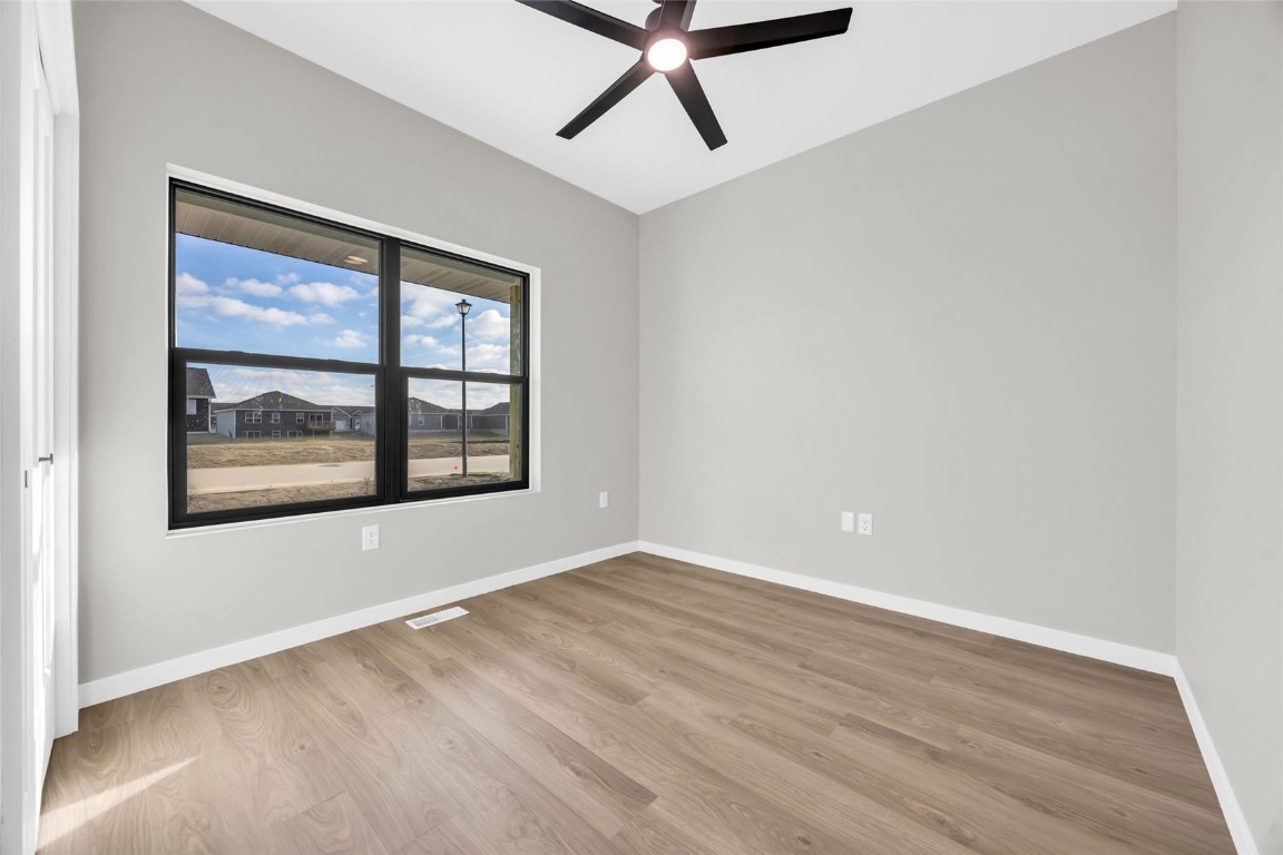 827 Indigo Drive Palo IA 52324