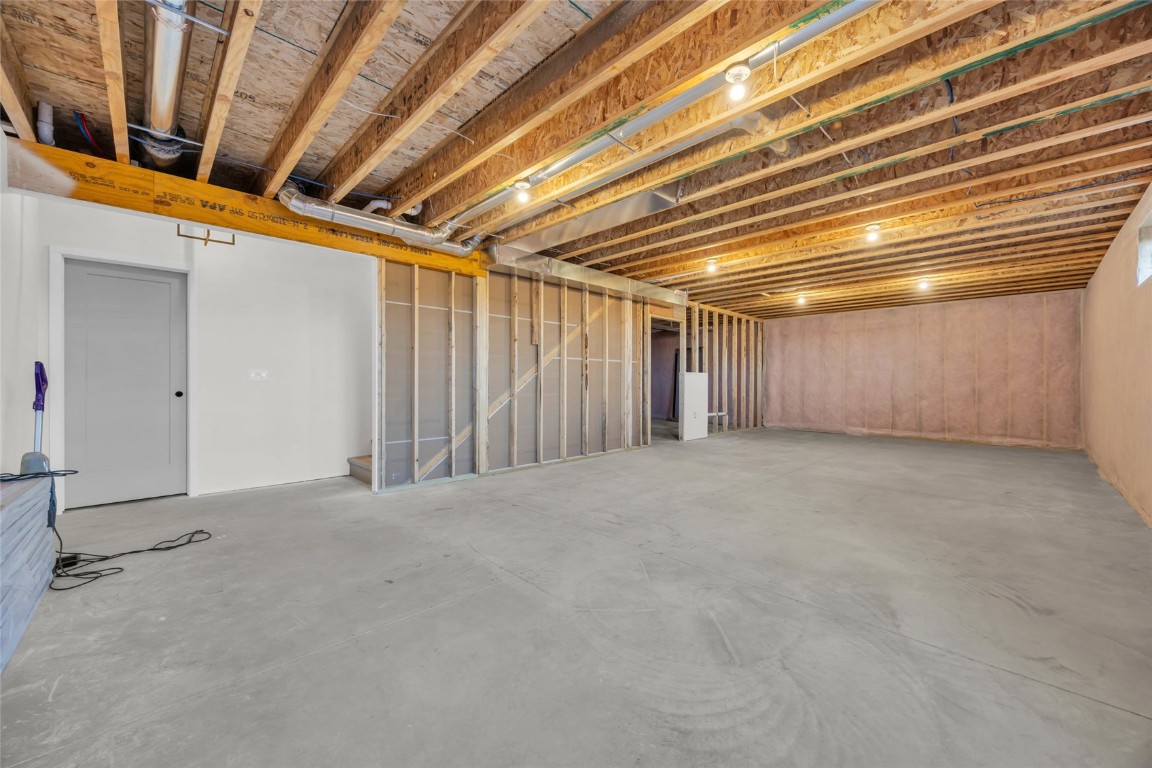 827 Indigo Drive Palo IA 52324
