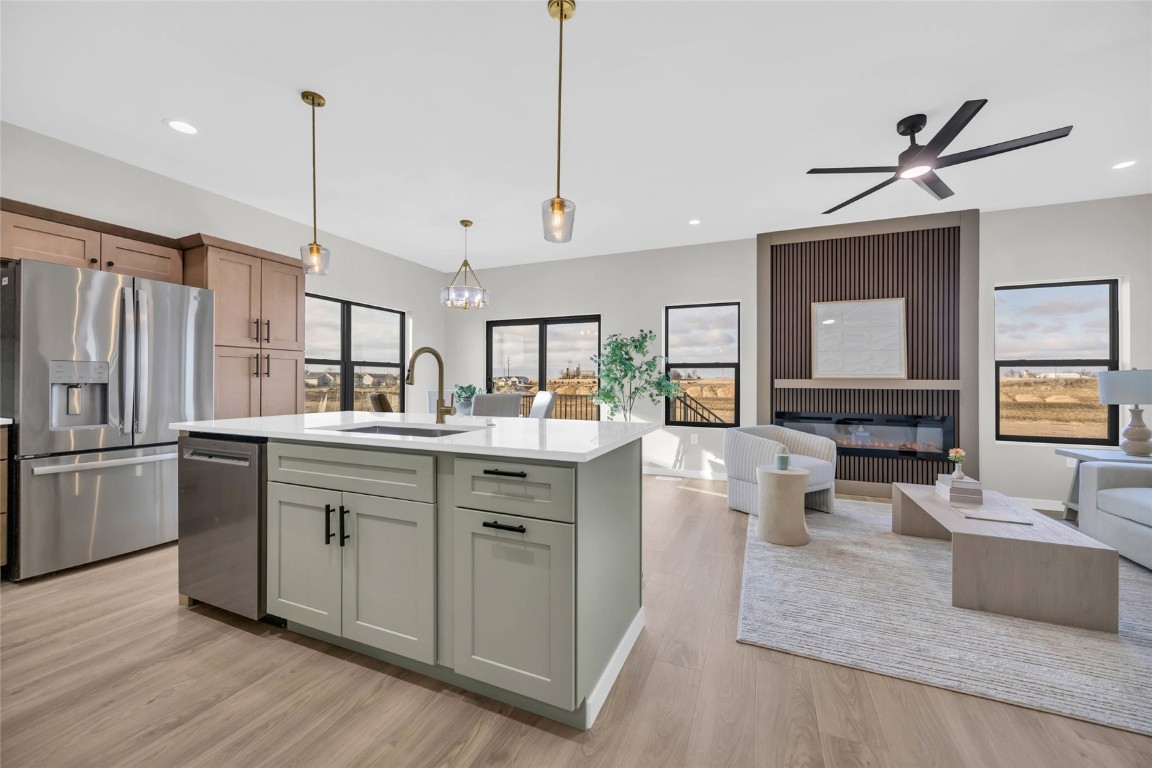 827 Indigo Drive Palo IA 52324