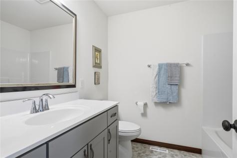 3399 Edgebrooke Drive Marion IA 52302