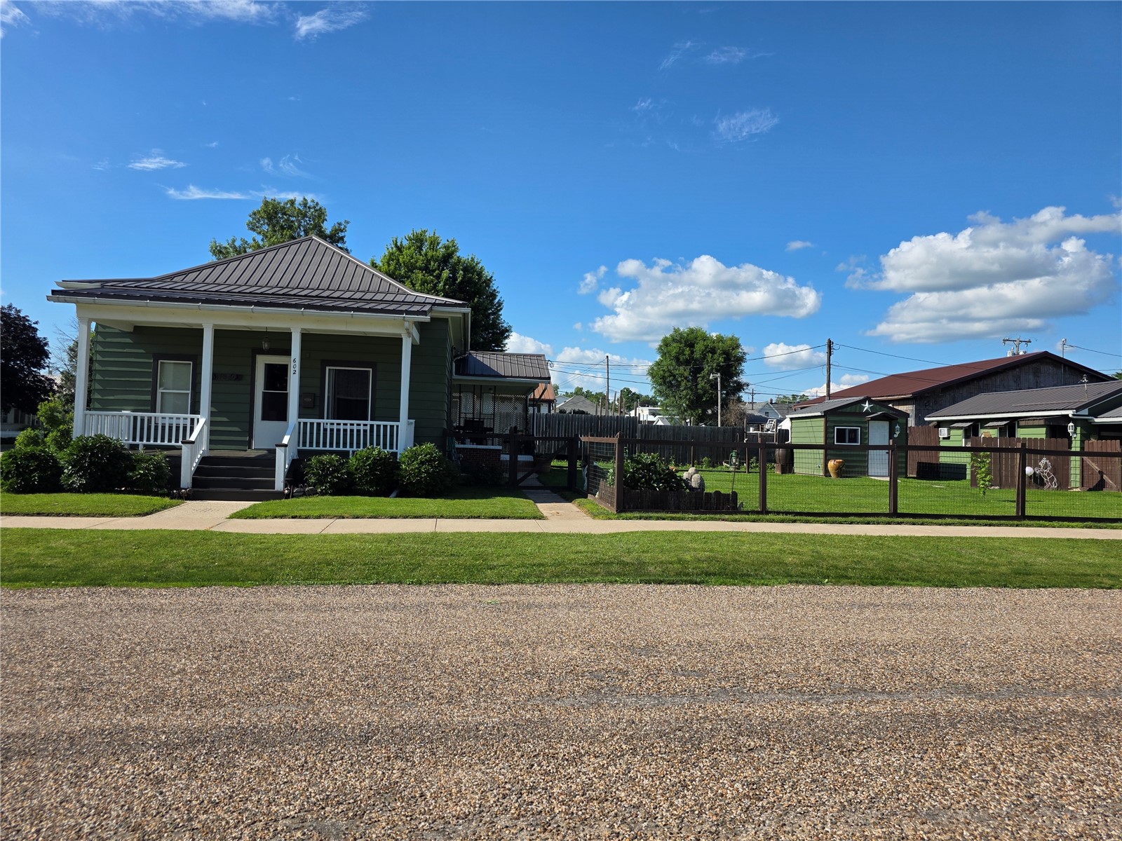 602 10th Street Belle Plaine IA 52208