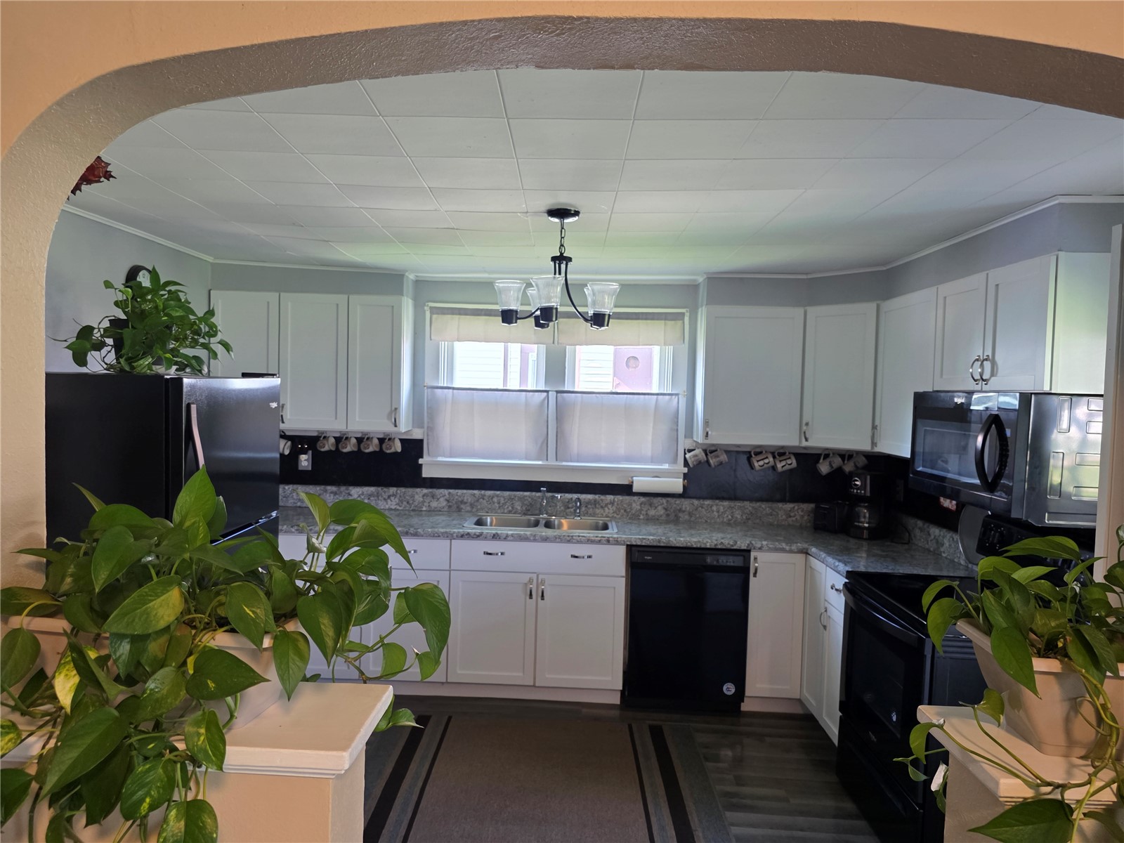 602 10th Street Belle Plaine IA 52208
