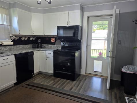 602 10th Street Belle Plaine IA 52208