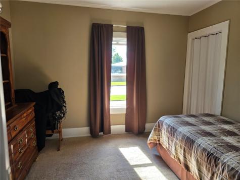 602 10th Street Belle Plaine IA 52208