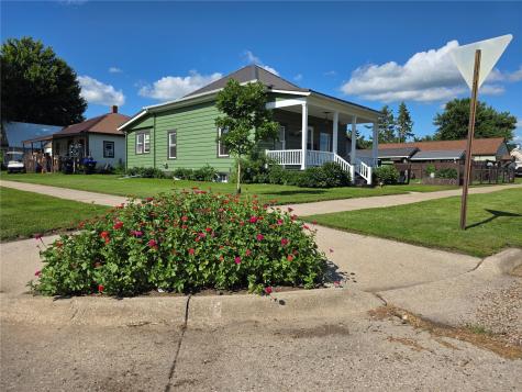 602 10th Street Belle Plaine IA 52208