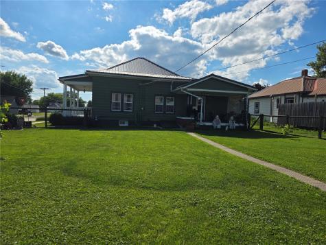 602 10th Street Belle Plaine IA 52208