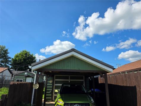 602 10th Street Belle Plaine IA 52208