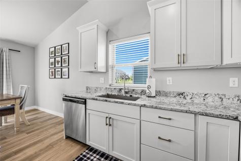 203 Dogwood Lane Tiffin IA 52340