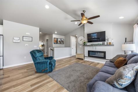 203 Dogwood Lane Tiffin IA 52340