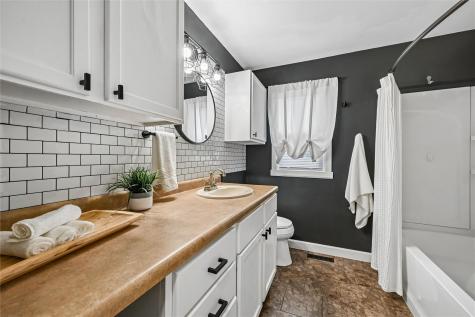 3729 Northwood Drive NE Cedar Rapids IA 52402