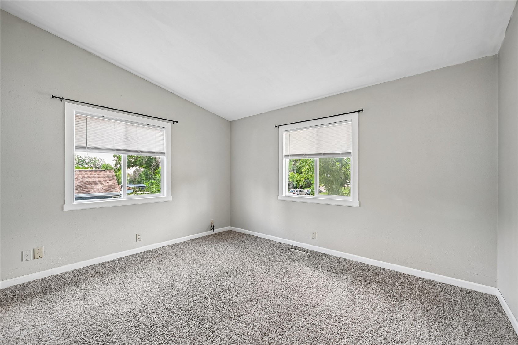 3729 Northwood Drive NE Cedar Rapids IA 52402