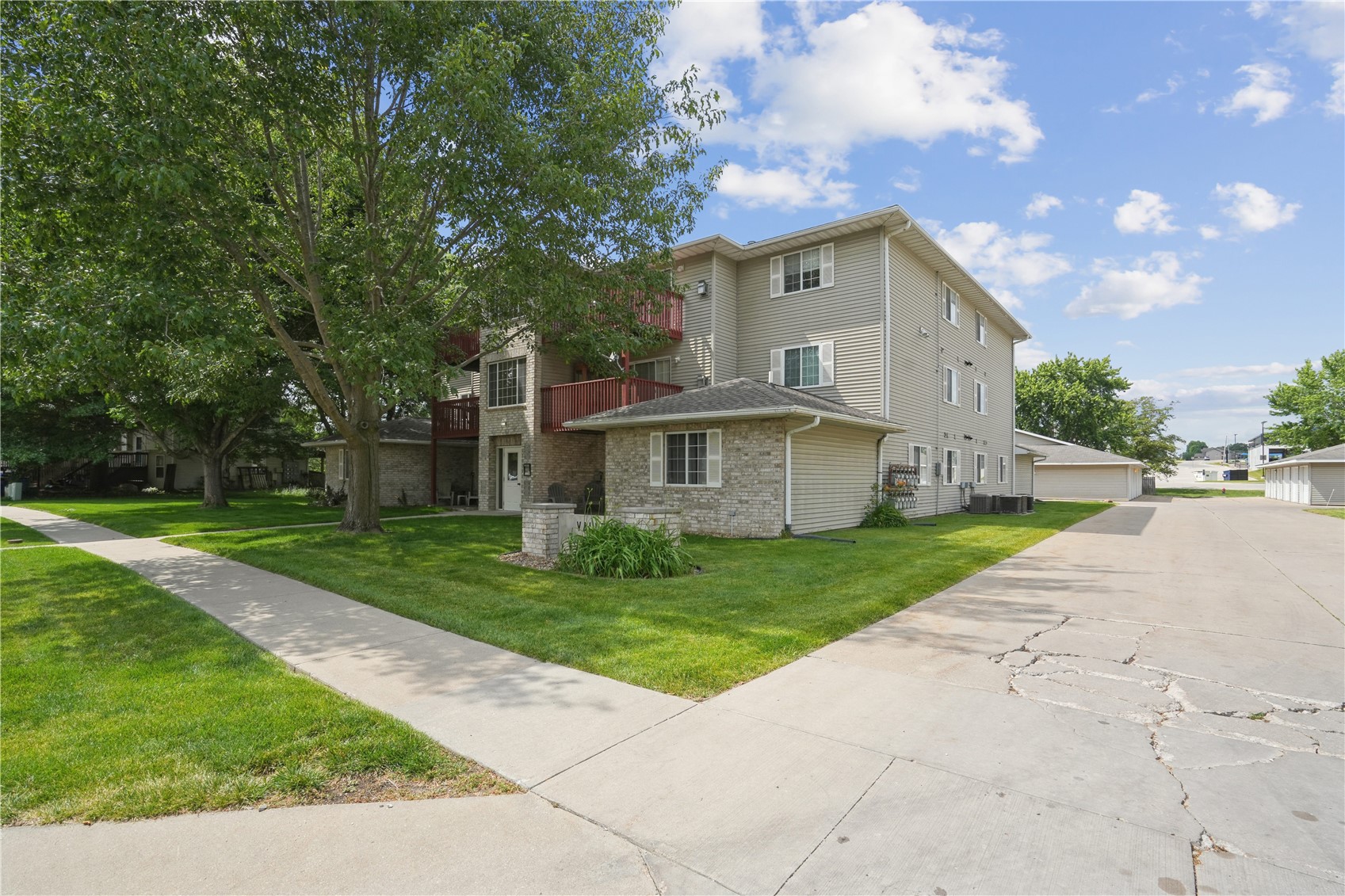 612 Kimberlite Street Tiffin IA 52340