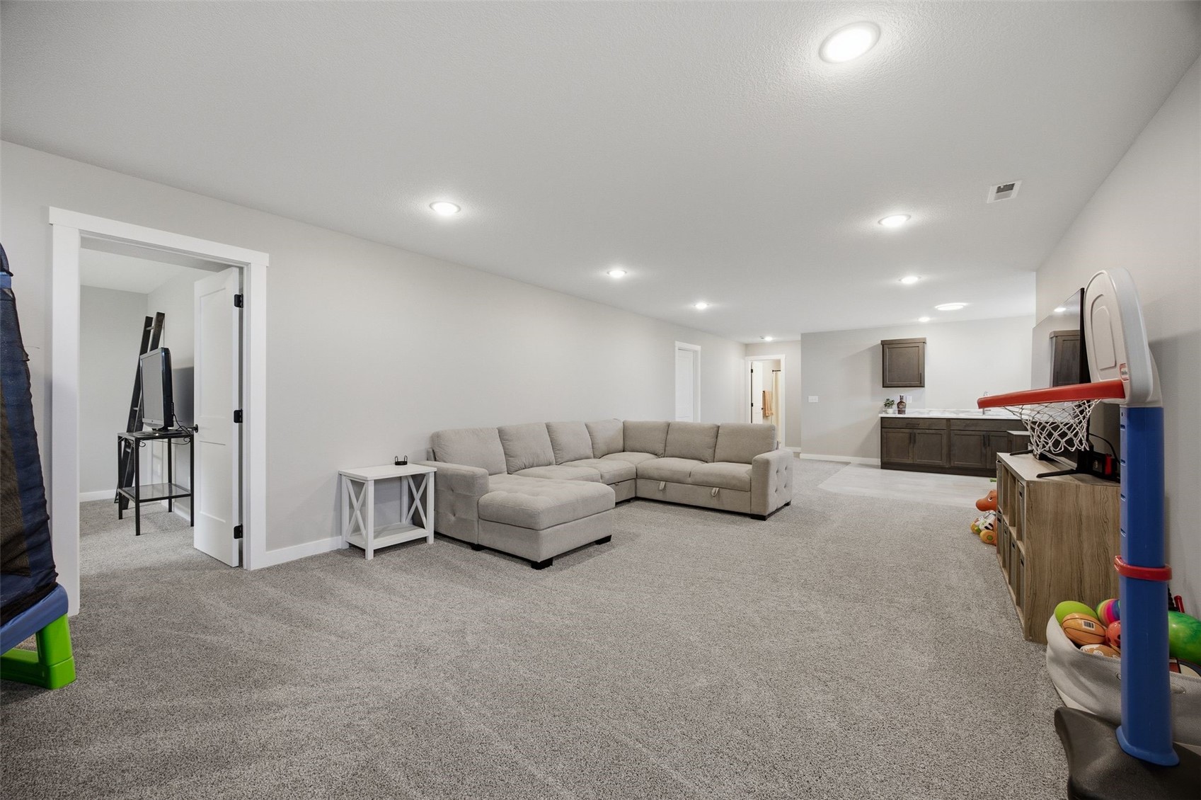 425 Dutch Drive Robins IA 52328