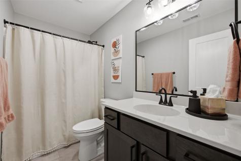 425 Dutch Drive Robins IA 52328