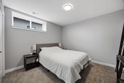 425 Dutch Drive Robins IA 52328