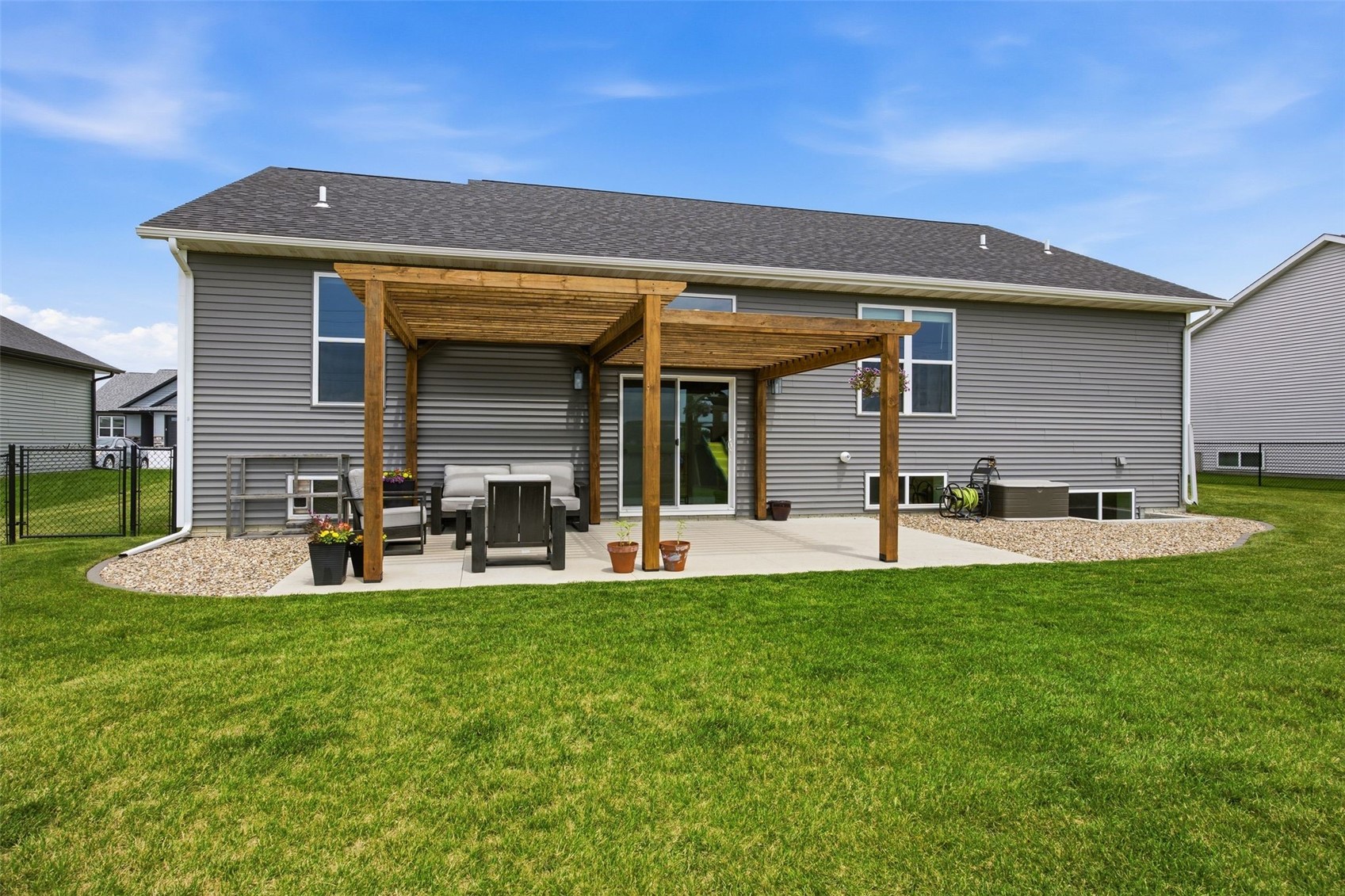 425 Dutch Drive Robins IA 52328