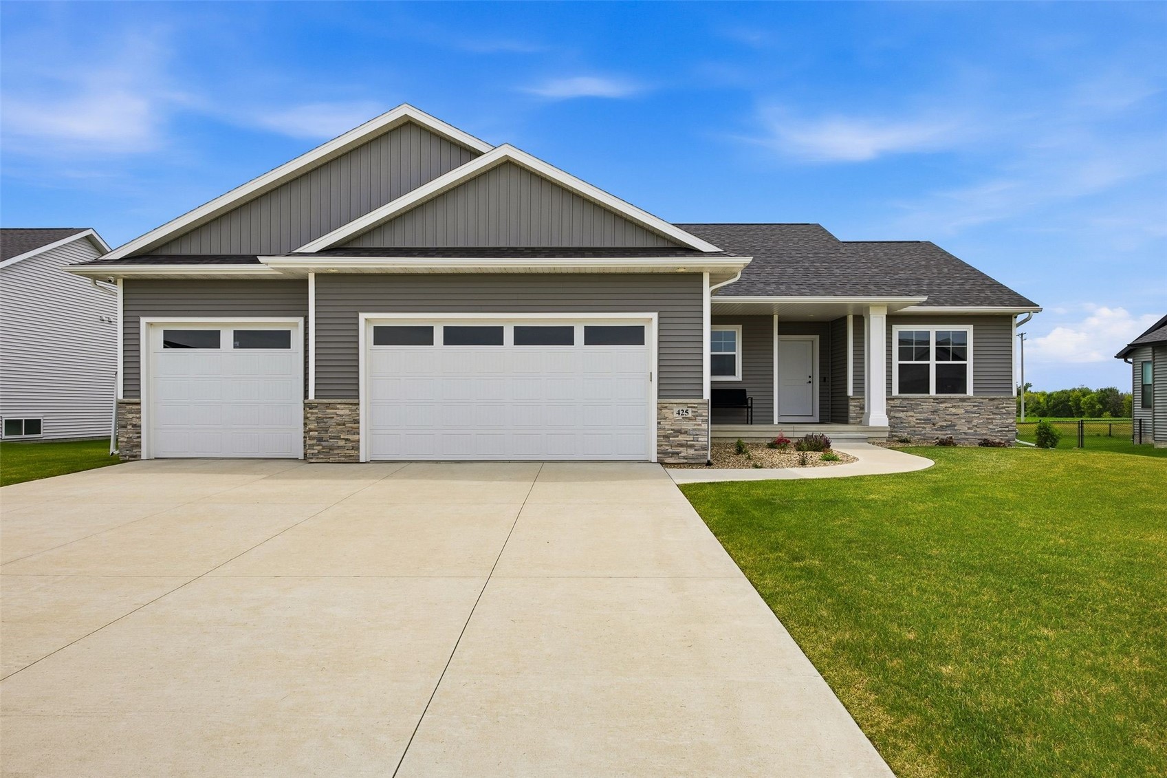 425 Dutch Drive Robins IA 52328