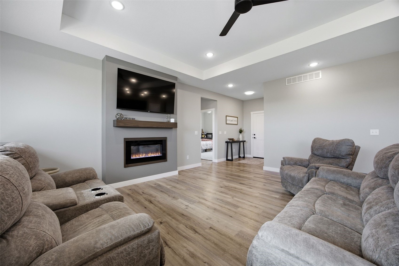 425 Dutch Drive Robins IA 52328