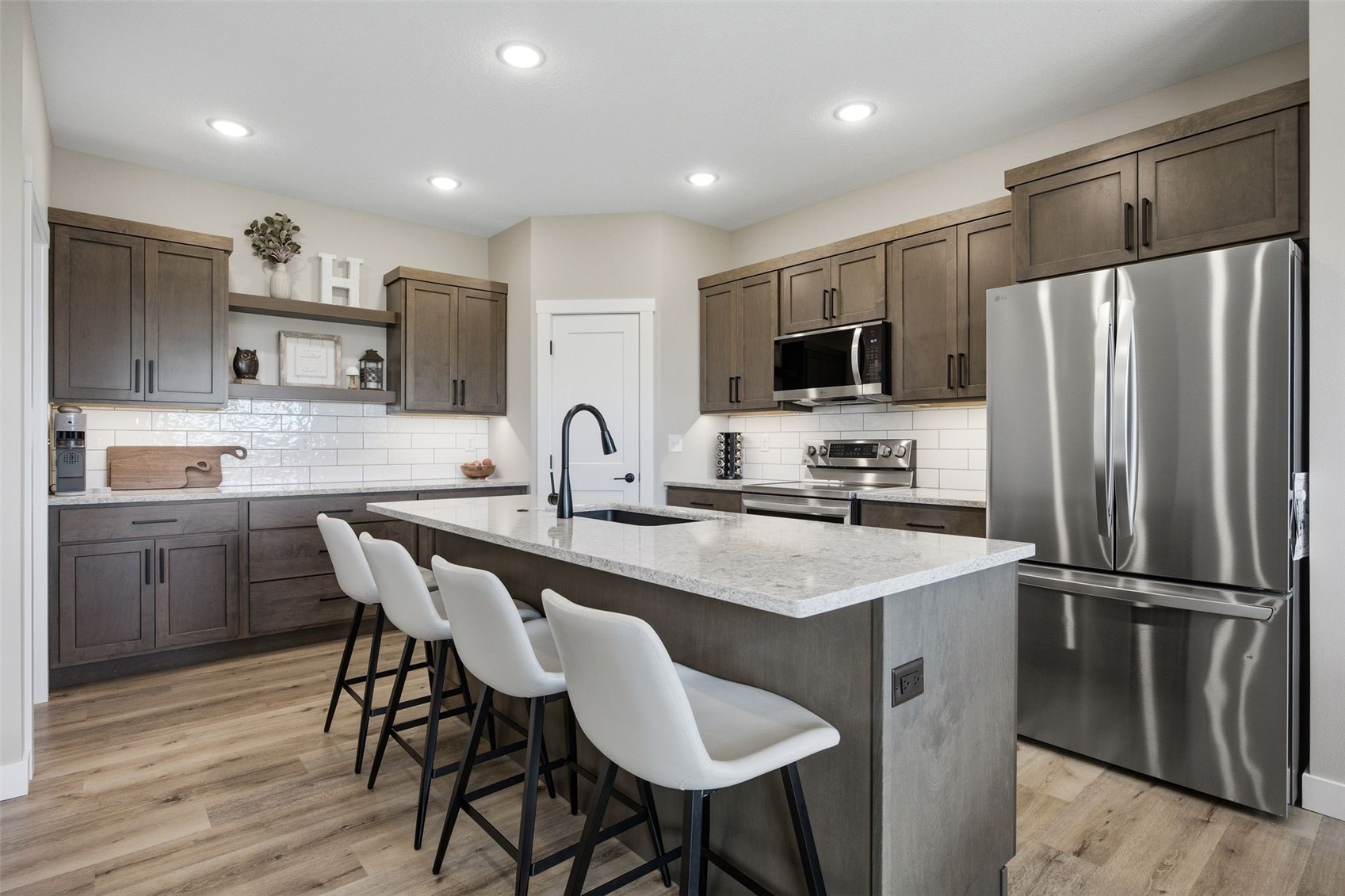 425 Dutch Drive Robins IA 52328