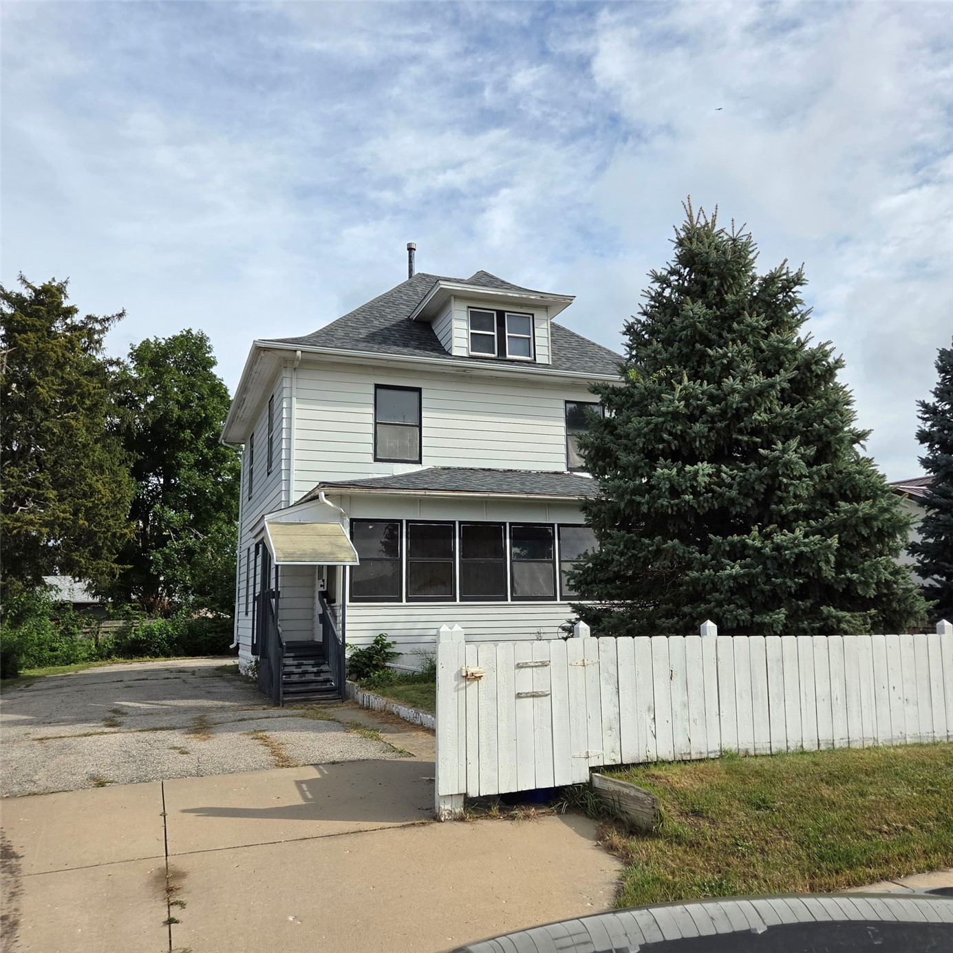 2828 33rd Avenue SW Cedar Rapids IA 52404