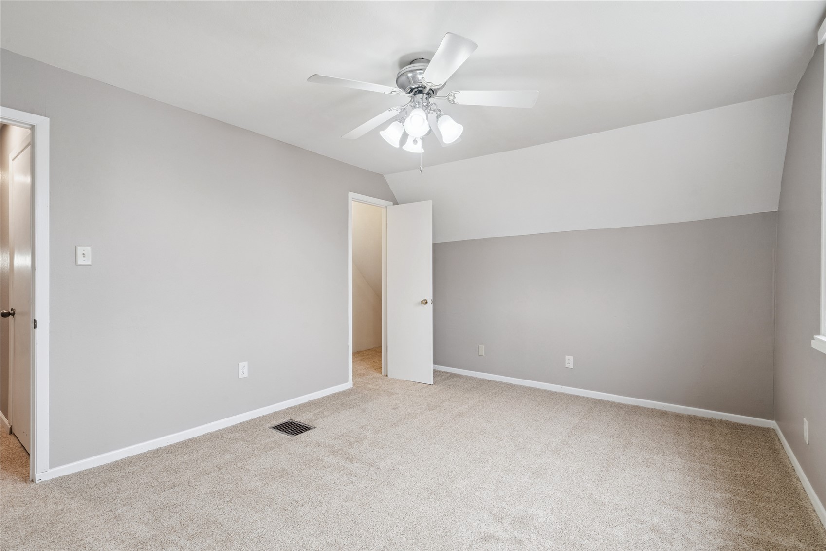 1645 D Avenue NE Cedar Rapids IA 52402