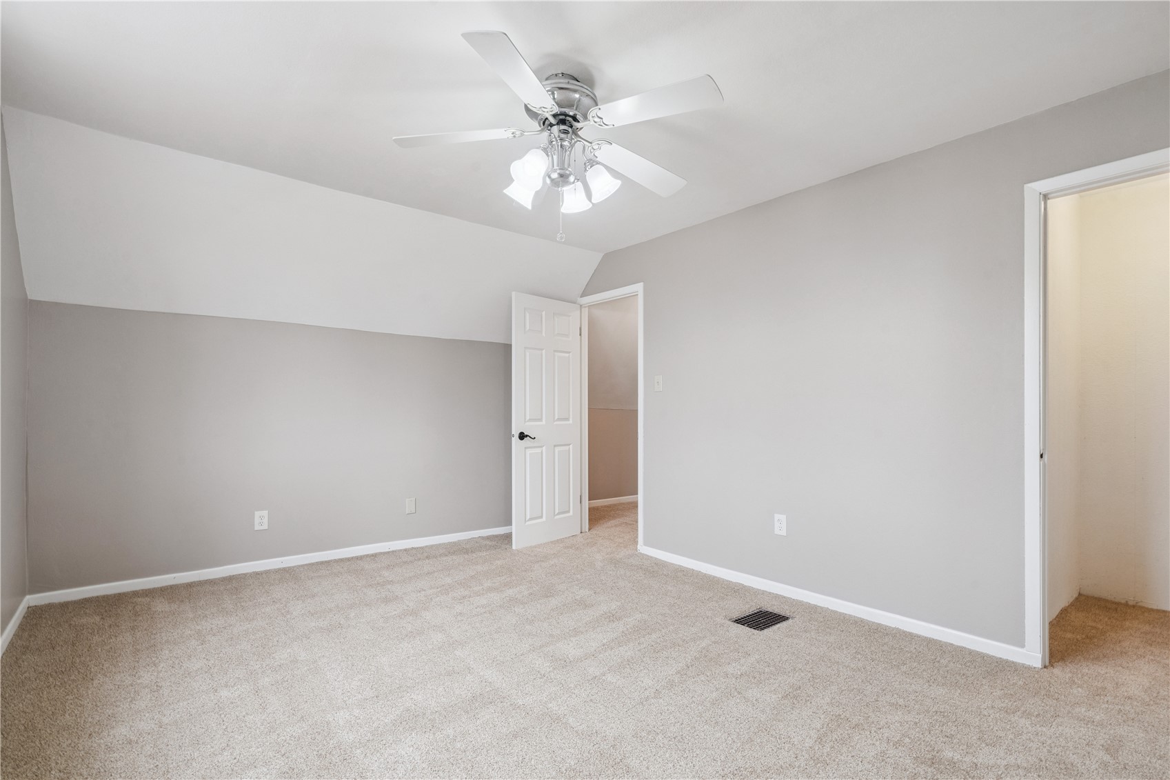 1645 D Avenue NE Cedar Rapids IA 52402