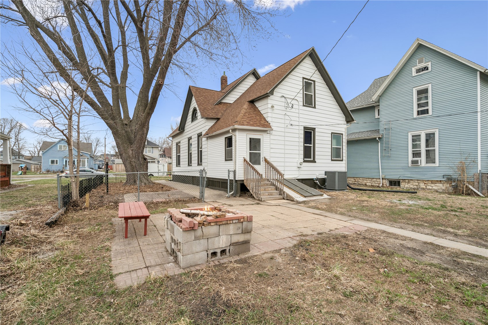1645 D Avenue NE Cedar Rapids IA 52402