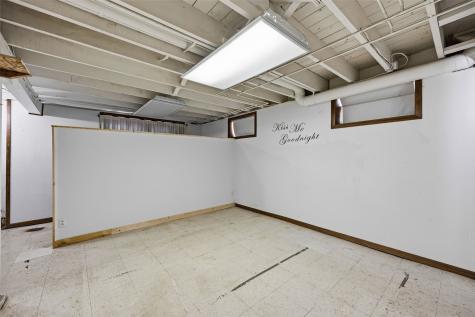 406 4th Street Deep River IA 52222