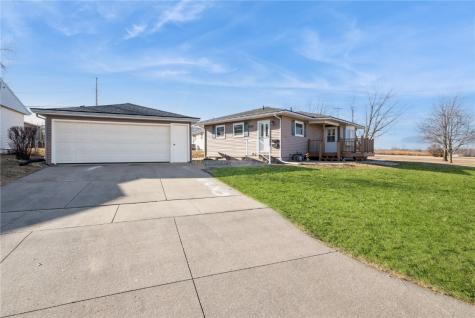 4320 Golf Street NE Cedar Rapids IA 52402