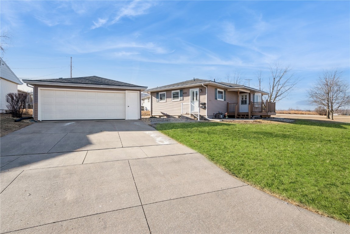 4320 Golf Street NE Cedar Rapids IA 52402