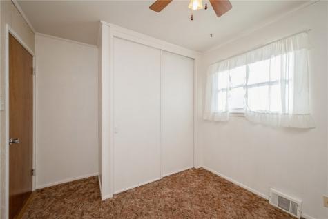 4320 Golf Street NE Cedar Rapids IA 52402
