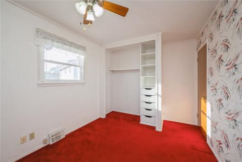 4320 Golf Street NE Cedar Rapids IA 52402