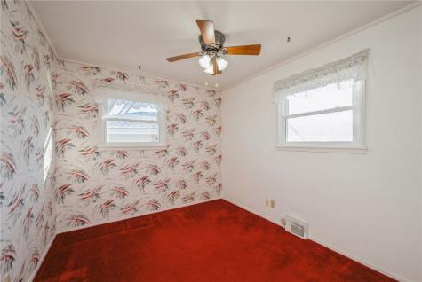 4320 Golf Street NE Cedar Rapids IA 52402