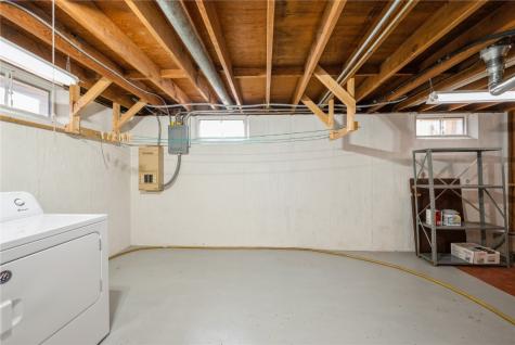 4320 Golf Street NE Cedar Rapids IA 52402