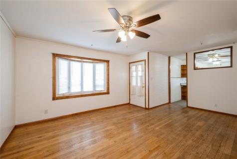 4320 Golf Street NE Cedar Rapids IA 52402