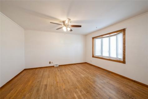 4320 Golf Street NE Cedar Rapids IA 52402