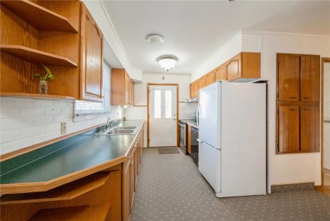 4320 Golf Street NE Cedar Rapids IA 52402