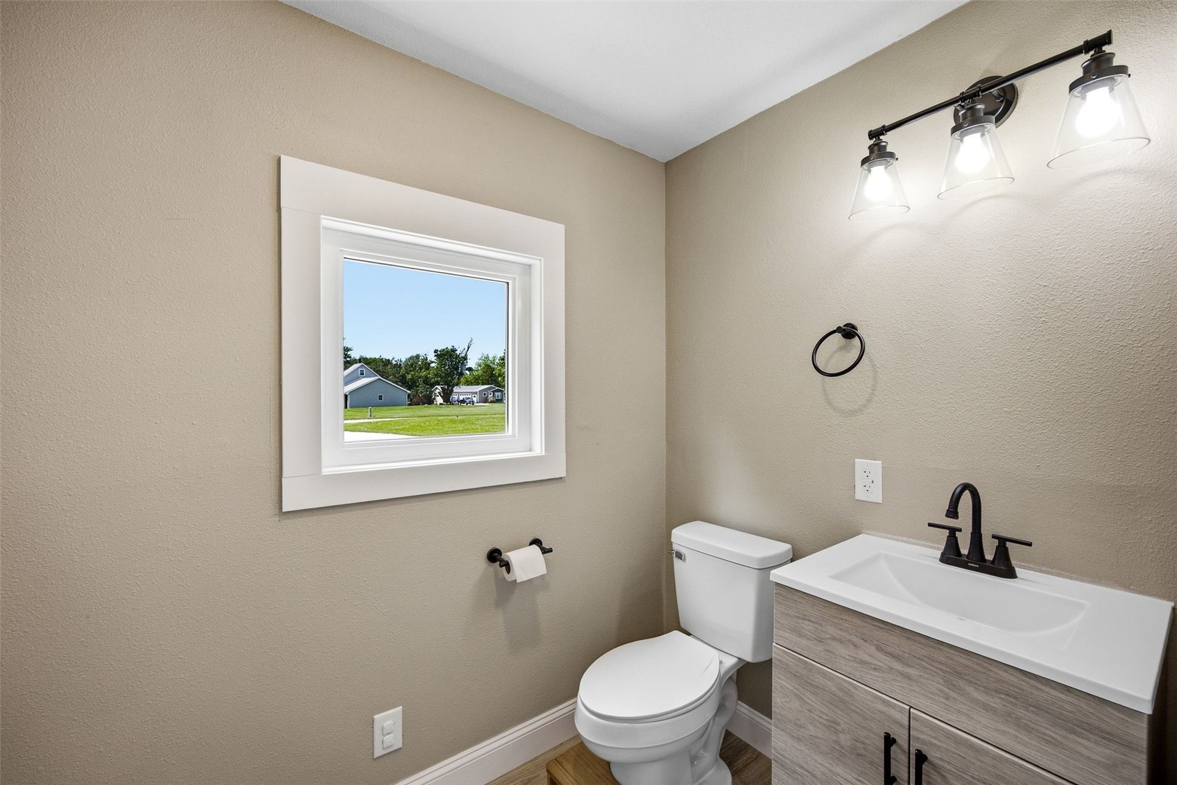 304 Maple Street Center Point IA 52213