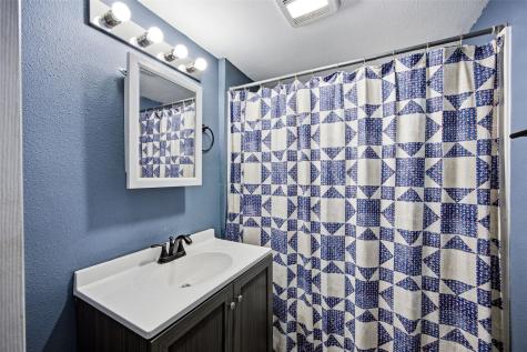 304 Maple Street Center Point IA 52213