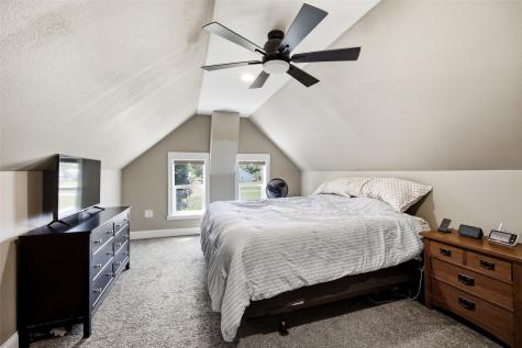 304 Maple Street Center Point IA 52213