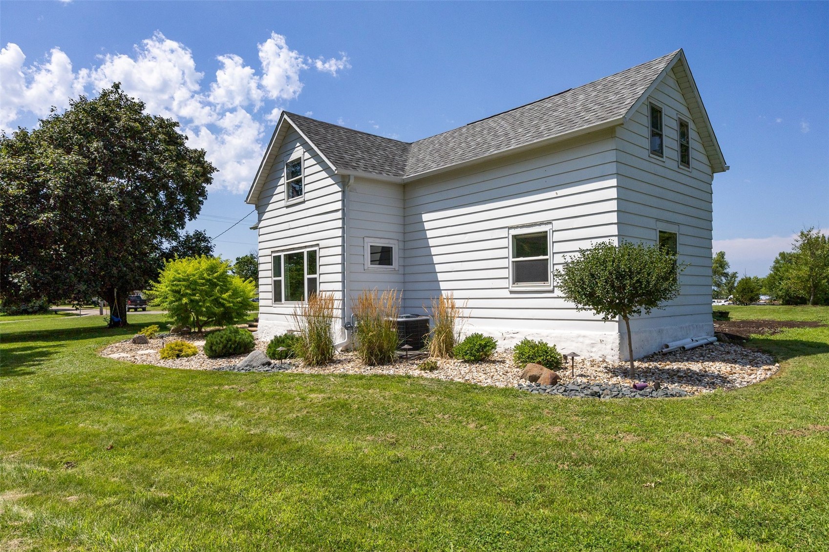 304 Maple Street Center Point IA 52213