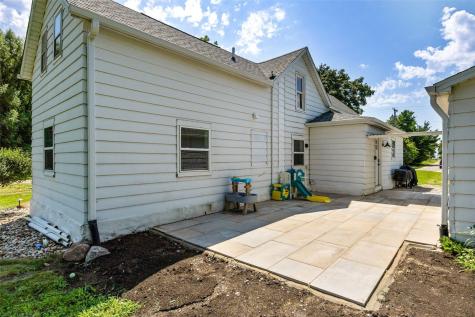304 Maple Street Center Point IA 52213