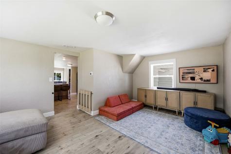 304 Maple Street Center Point IA 52213