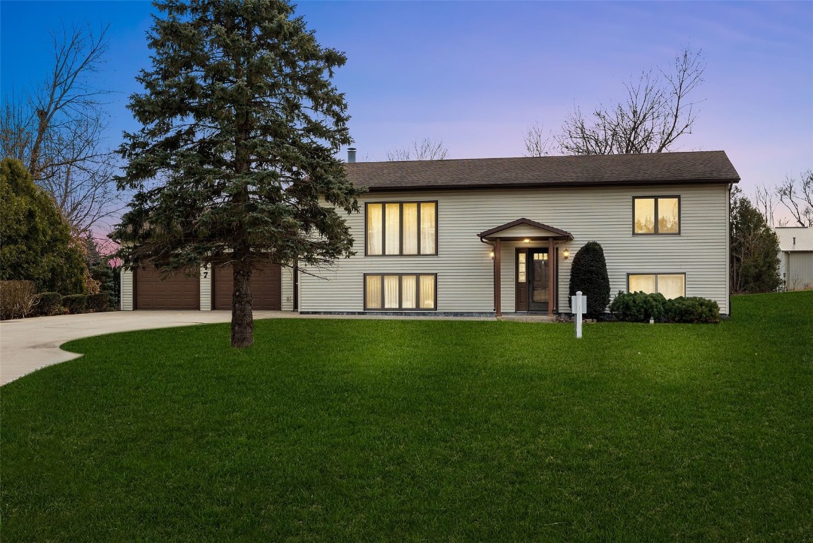 147 W Cemetery Road Fairfax IA 52228