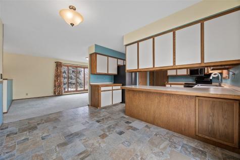 147 W Cemetery Road Fairfax IA 52228