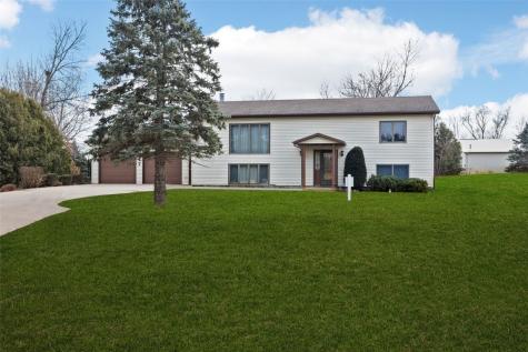 147 W Cemetery Road Fairfax IA 52228