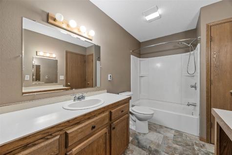 147 W Cemetery Road Fairfax IA 52228
